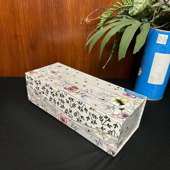 3 Decorative Storage magnetic flip boxes - Picture 5 of 16